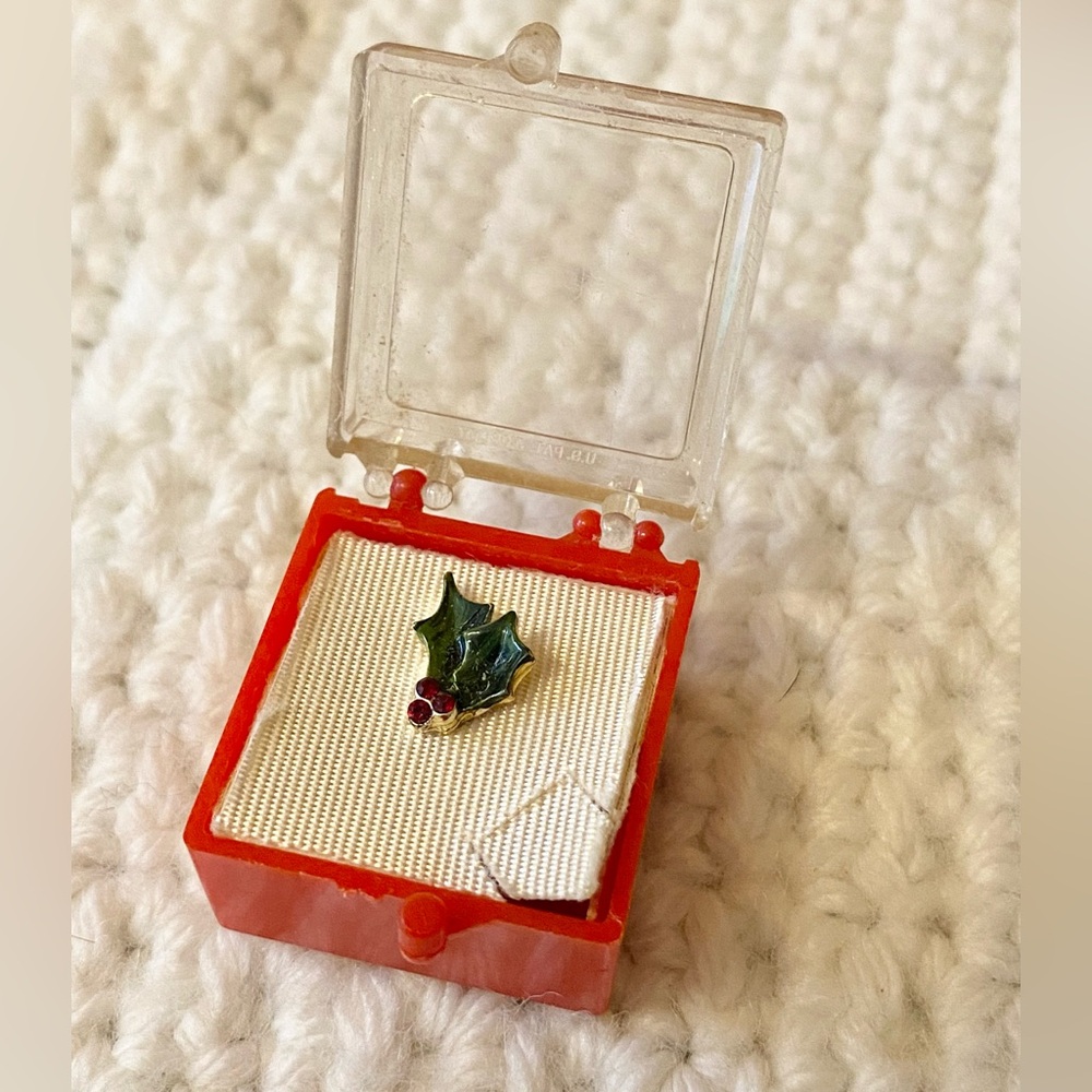 Vintage Christmas Holly Tie Pin With Chain